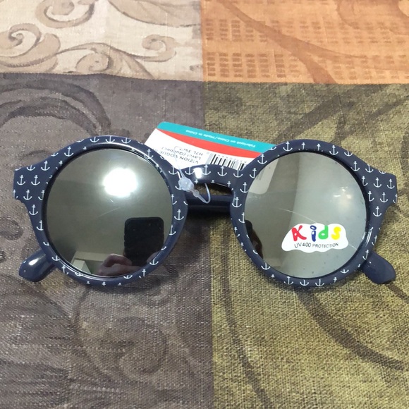 🛍️5/$20🛍️NWT Childs Sunglasses 🕶️ with UV protection. - Picture 2 of 4